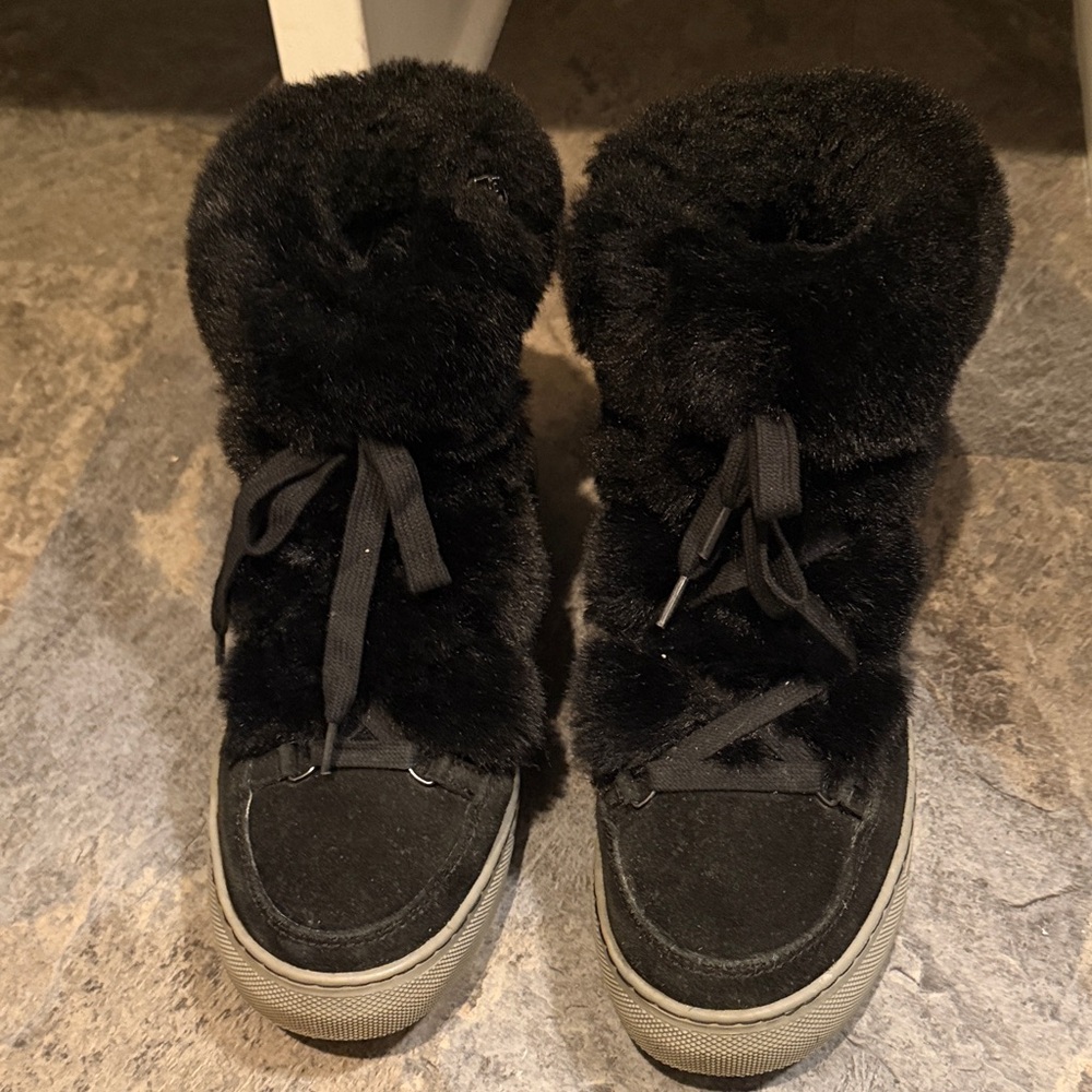 Cougar Women's Lace Up Faux Fur Booties